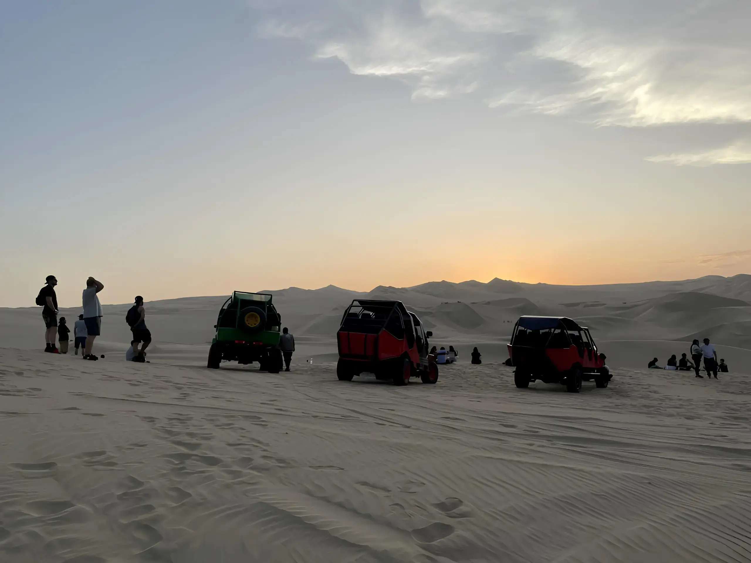 Dunas de Huacachina ao pôr do sol, Peru